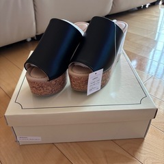 LibertyDoll ウエッジヒールワンバンドサンダルの画像