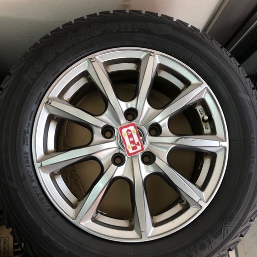 交渉アリ！シーズン前値下げ！今のうちに！【超美品タイヤ】ヨコハマタイヤ　スタッドレス⛄️215/60R1695T