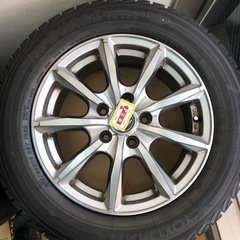 【超美品タイヤ】ヨコハマタイヤ　スタッドレス⛄️215/60R1695Tの画像