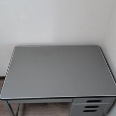 スチールデスクの画像