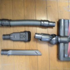 ▼ダイソン Dyson V6 シルバー　バッテリー新品　 [サイクロン式 /コードレスクリーナー]▼の画像