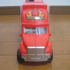 美品 トミカも遊べます 大型トラック トレーラー トランスポーター ミニカー収納用にの画像