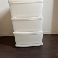 無料でお譲りします　衣装ケース 3段 キャスター付き