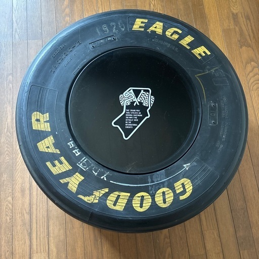 最終値下げ！GOODYEAR タイヤテーブル　チーム名入り