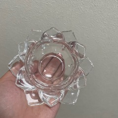 蓮の入れ物の画像