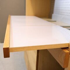 人気のunico(ウニコ)よりHUTTE(ヒュッテ)シリーズ のキッチンボードです！収納力もあり、オーク材のナチュラルな雰囲気は北欧テイストのインテリアのアクセントになる食器棚です♪の画像