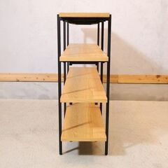 ISSEIKI(一生紀)で取り扱われていたPUSTA(プスタ)ラック120-4です。シンプルなデザインに飽きの来ない北欧モダンテイストの多目的使用のラックです。本棚や飾り棚としても◎♪の画像
