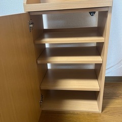 引き出しテーブル付き　棚　 収納家具　電源コード対応の画像