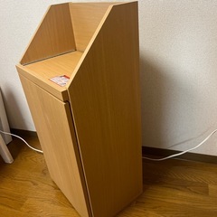 引き出しテーブル付き　棚　 収納家具　電源コード対応の画像