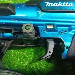 マキタ AR411HR 高圧エアビス打ち機【市川行徳店】【店頭取引限定】【中古】管理番号：ITKF53F7POGYの画像