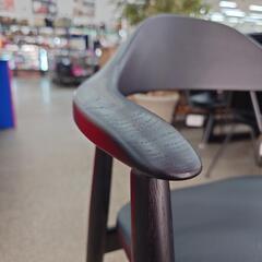 ジモティー見た！で5%OFF【ダイニングチェア】関家具 NOWHERELIKEHOME ノーウェアライクホーム マンタ MANTA 未使用品 アウトレット家具 訳あり品 :ブラックの画像