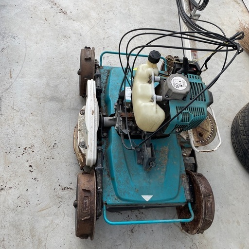 ジャクン品　草刈り