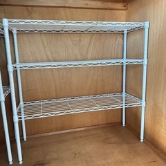 白のスチールラック　④