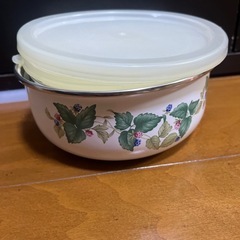 ホーロー　タッパ　セット