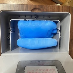 冷風機 冷風扇風機 強力 人気 冷風扇【工事不要&3方向で省エネ】吸水し強冷感UP スポットクーラー 冷房LED液晶画面 8L大容量タンク イオン発生 3つモード&3段階風量 静音 自動首振り ルーバー機能 24時間入・切タイマー 室内温度表示 水不足提示 氷入れ タッチ/リモコン付きの画像