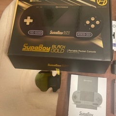 スペシャルセット。早い者勝ち。Hyperkin ハイパーキン SUPABOY Black Gold スパボーイ ソフト、スーパーファミコンワイヤレスコントローラー付きの画像