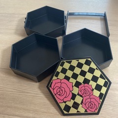 高島屋のおせちのお重　ピンクの画像