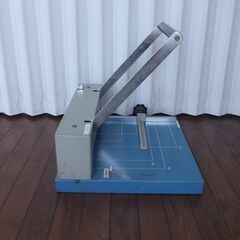 内田洋行 断裁機 150型　裁断機 ペーパーカッター　長期保管・中古品