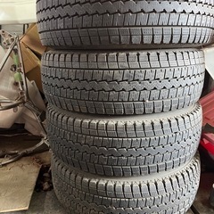 ダンロップ　ウィンターマックス215/70R15
　　