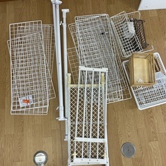 無料　突っ張り棒、棚、かご、ホワイトボード