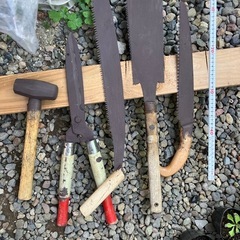 剪定伐採用ノコギリとハサミ　錆止め塗装仕様の画像