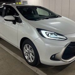 新古車 トヨタ アクア 現行モデル グレードZ 走行距離400キロ