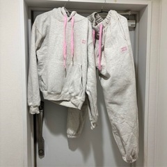 MIUMIUミュウミュウ セットアップスウェット レディース服