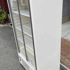 【動確済み】2023年 美品 ホシザキ 業務用 小形冷蔵ショーケース SSB-70DT 206L 100V 700×450×1410 縦型ショーケース 中ビン120本 大阪発の画像