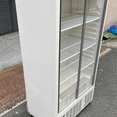 【動確済み】2023年 美品 ホシザキ 業務用 小形冷蔵ショーケース SSB-70DT 206L 100V 700×450×1410 縦型ショーケース 中ビン120本 大阪発の画像