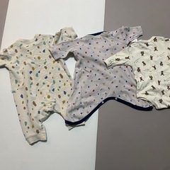 肌着とロンパース　50-60の画像