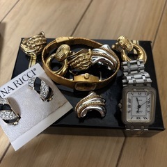ピアス　時計など