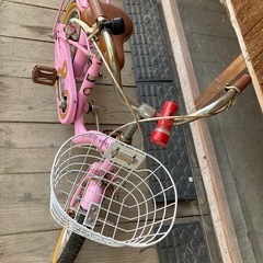 女の子用自転車の画像