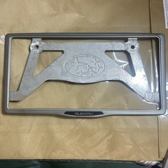 スバル純正ナンバーフレーム
