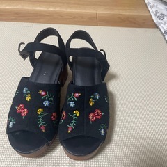 ローリーズファーム　サンダルの画像