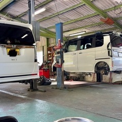 車、バイクの整備、板金塗装、車検、カスタムをします