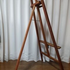 木製イーゼルの画像