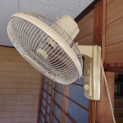 壁掛け扇風機　タイマー付き