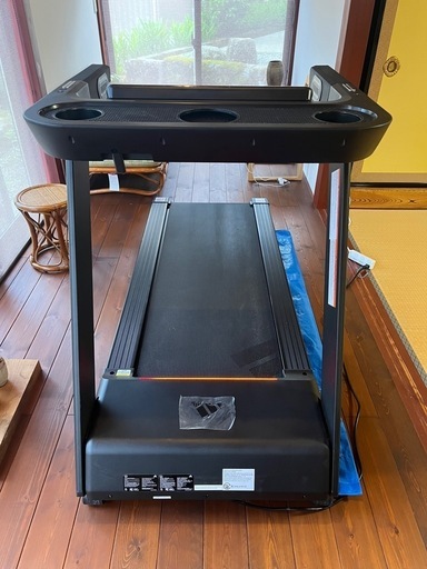 adidas ウォーキングマシン　ランニングまし