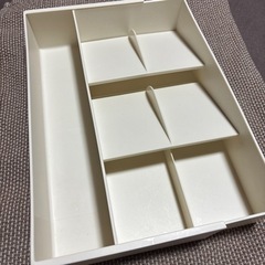 スリーコインズ　カトラリー収納