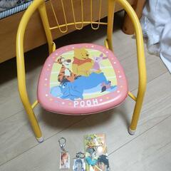 子供用椅子、二宮くんのキーホルダー、生田斗真くんのキーホルダー