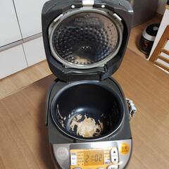 炊飯器 ZOJIRUSHI 5.5合炊きの画像
