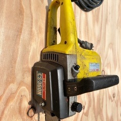 電動チェーンソーの画像
