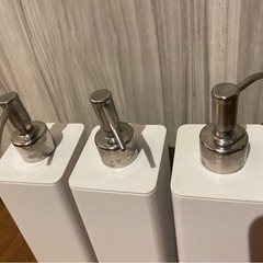 シャンプー ディスペンサーyamazaki tower の画像