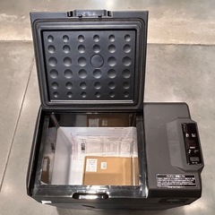 アイリスオーヤマ ポータブル冷蔵庫 40L 車載用 節電モード切替可 IPD-4A-Bの画像