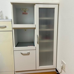 食器棚　ホワイト　白色