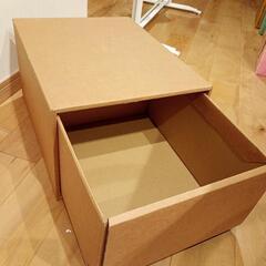 段ボール収納の画像