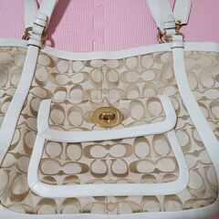 Coach ロゴパターン ハンドバッグの画像