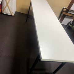 テーブル