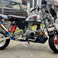 モンキー　ホンダ　国産エンジン　社外アルミフレーム　カスタム車　カーボンの画像