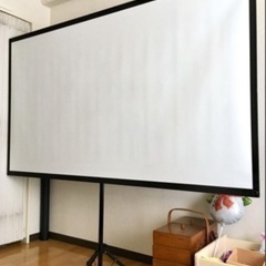 フルHDプロジェクター、自立式80型スクリーンのセットの画像